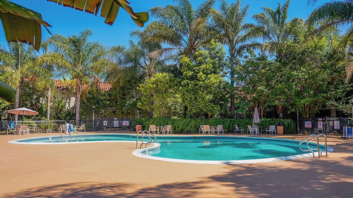 San Jose Hotel | Hotel with 150+ rooms less than 2 miles from the San Jose International Airport
