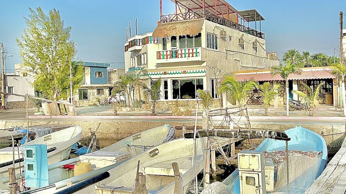 Rio Lagartos House | Hotel y Restaurante Macumba