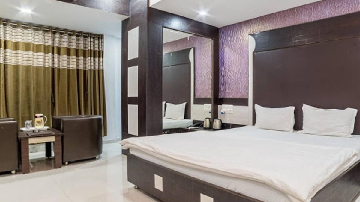 Akhol Hotel | Hotel Zorba, Deesa