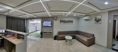 Ahmedabad Hotel | hotelhrplaza