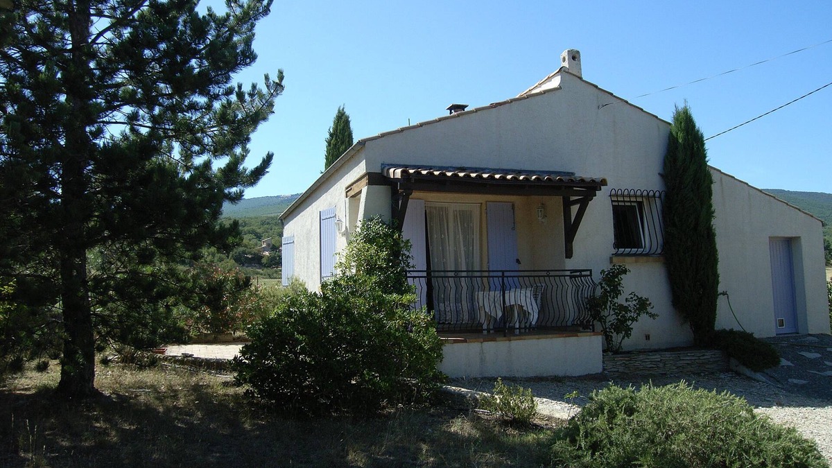 Chateauneuf-Val-Saint-Donat House | House in Haute-Provence