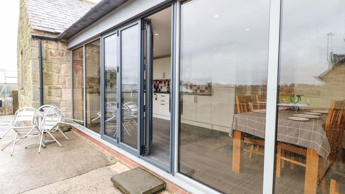 Heddon-on-the-Wall Cottage | HOUGHTON NORTH FARM COTTAGE, family friendly in Heddon-On-The-Wall