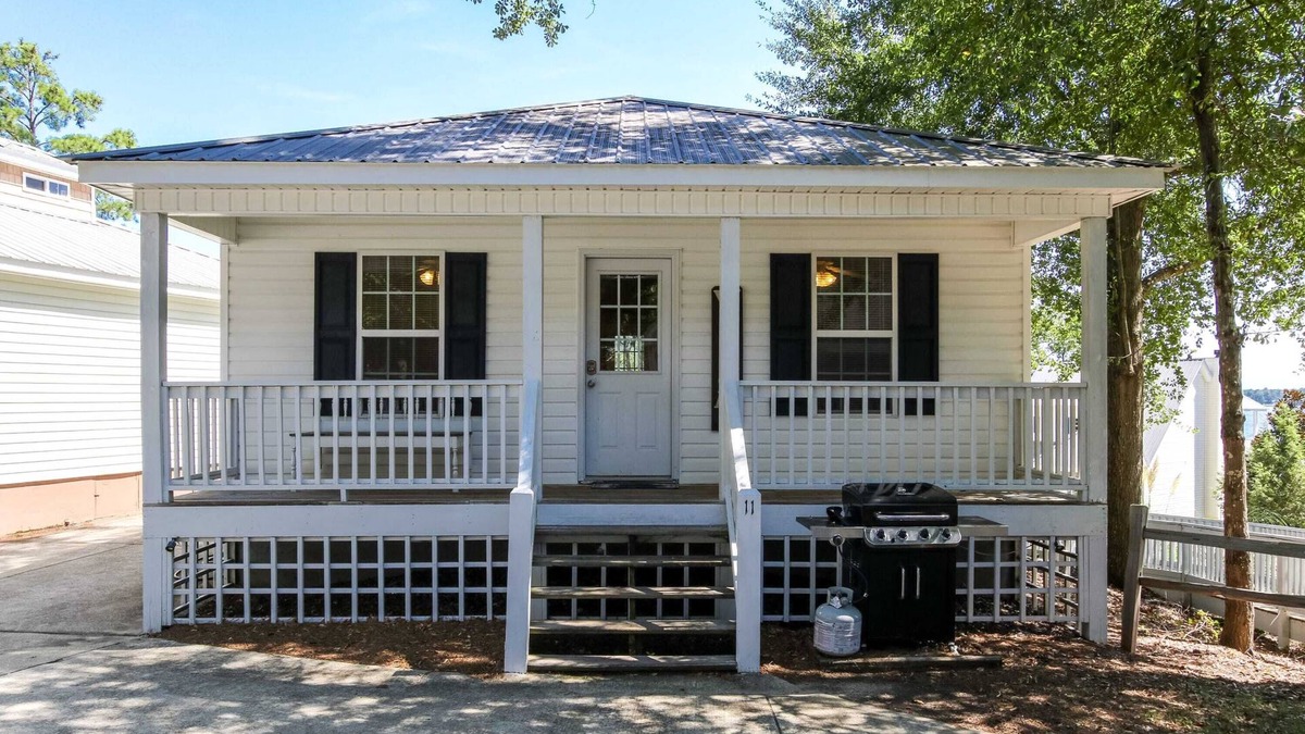 Leesburg House | House # 11 - As Good As It Gets (not pet friendly) Pool View