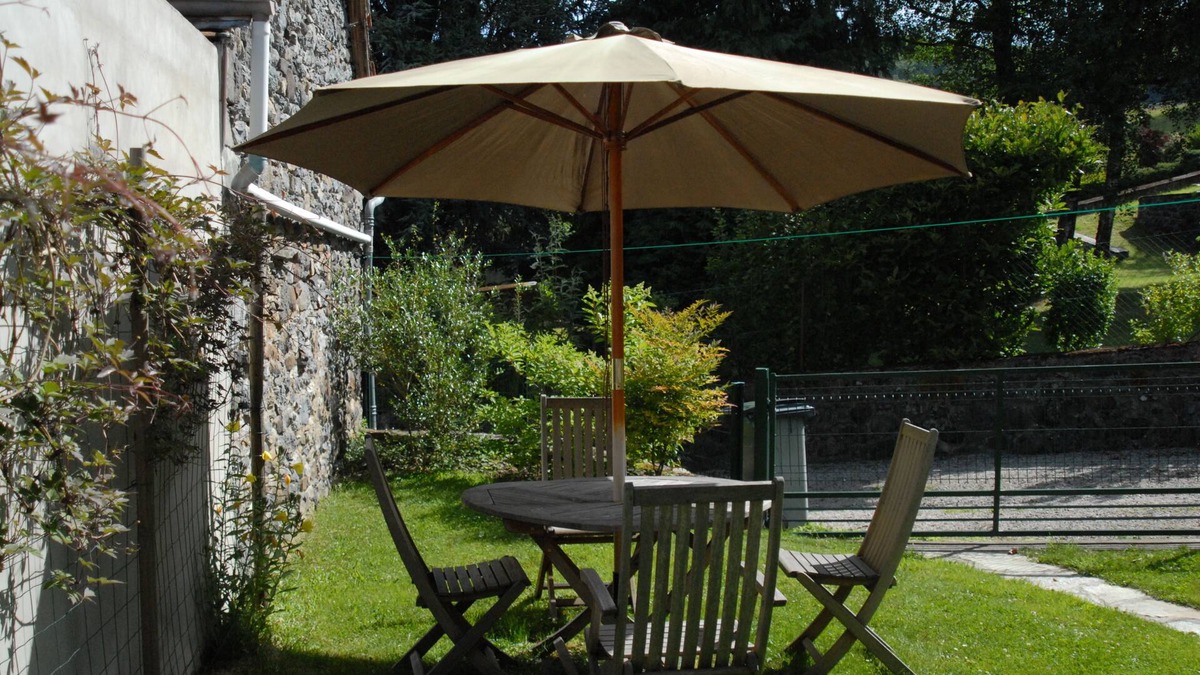 Saignes Cottage | House 1850 renovated in 2003 located in the village centre
