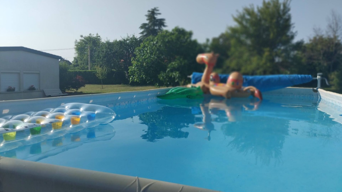 Chevigny-en-Valiere House | House 2.4.6 persons with swimming pool, petanque court near Beaune Vignoble