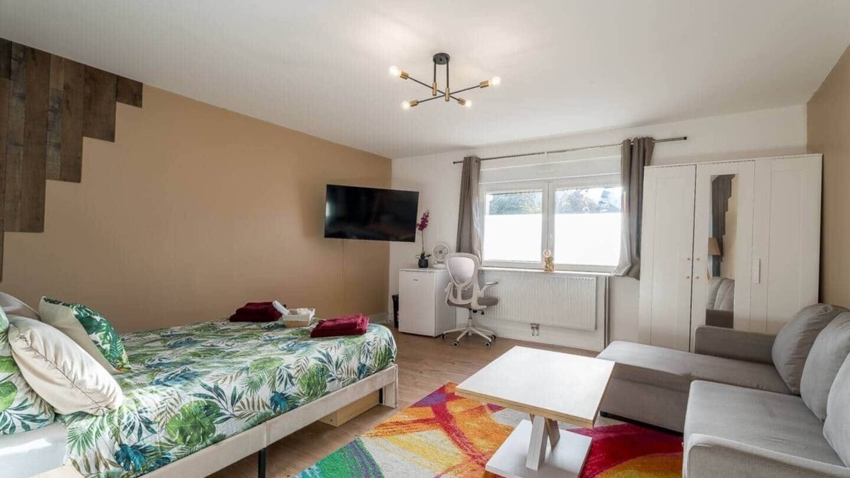 Woippy House | House 240m² - 7ch - 16pers' - 2sdb - 10TV - Wifi