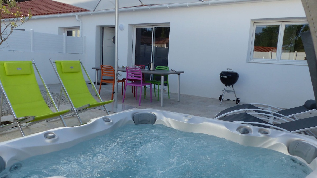 Saint-Jean-de-Monts House | House 3 * near sea and its private hot tub