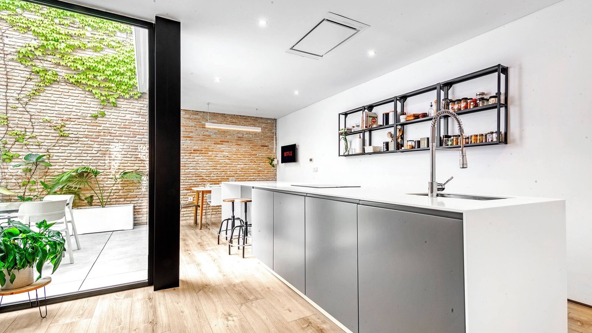 Santiago House | House | 3BR| patio | garage | heating floor | private pool | BBQ | rooftop