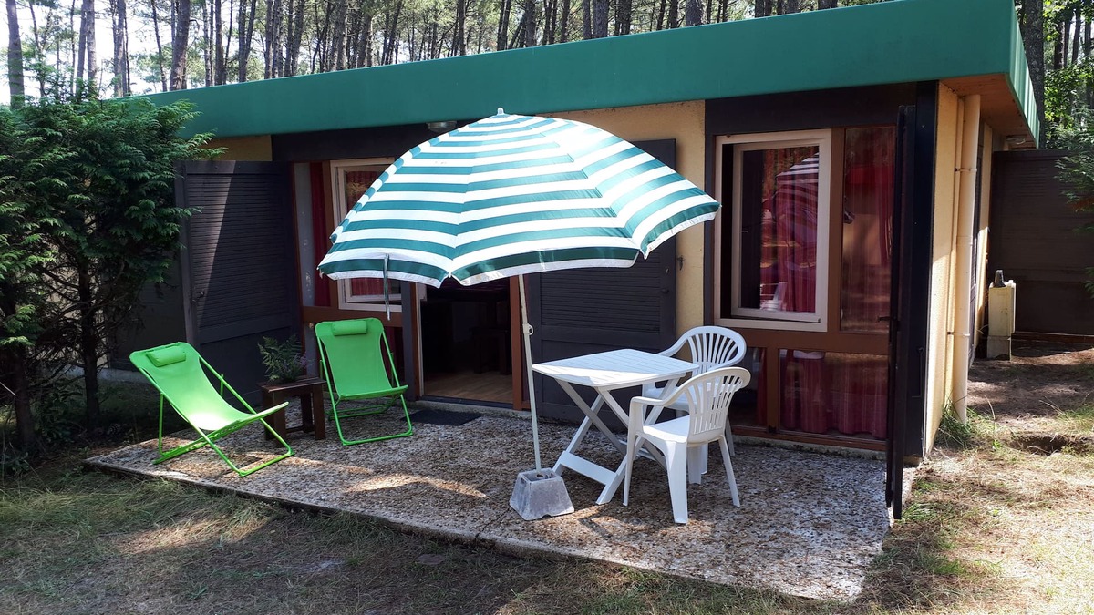 Leon House | House, 4 people, swimming pool 3 pools, Leon village under the pines