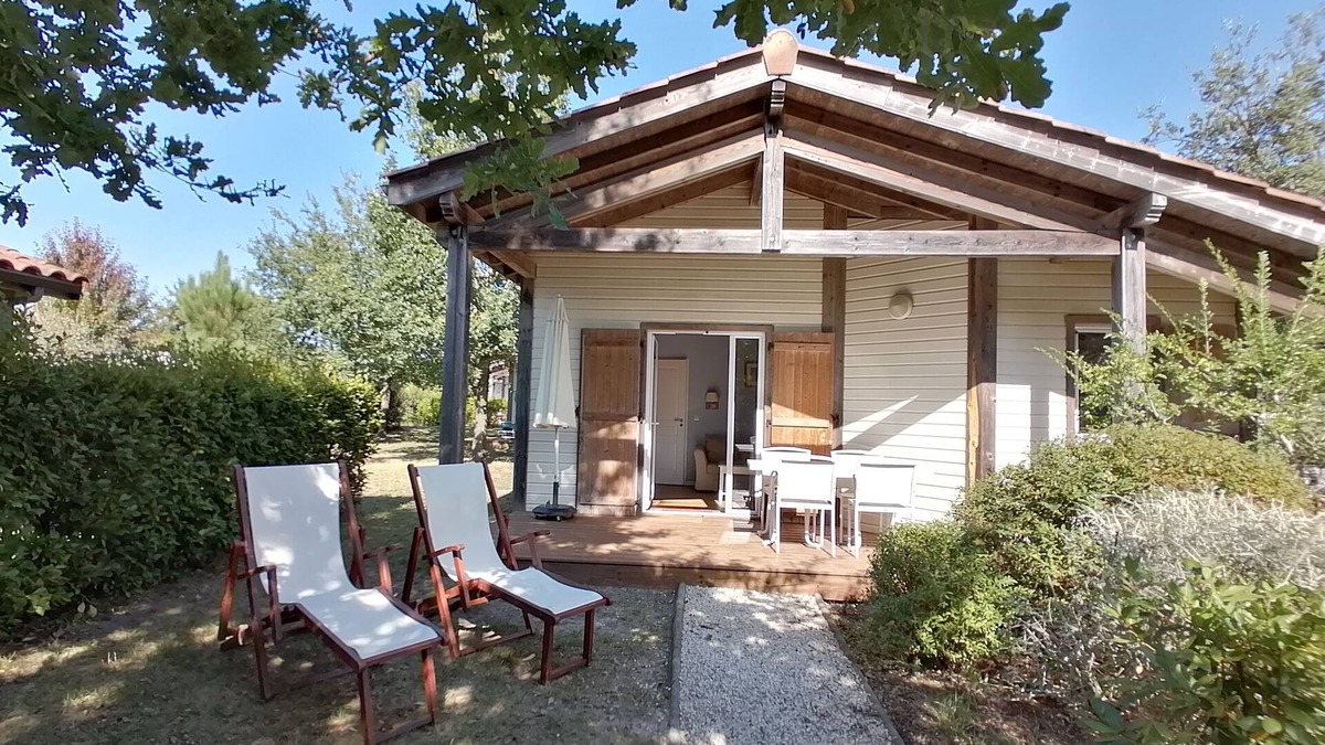 Parentis-en-Born House | House 4 persons, swimming pool, wifi - rental possible from Sunday to Sunday