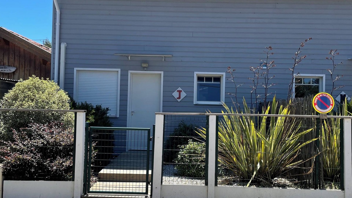 Claouey House | HOUSE 50 METRES FROM THE LAKE IN THE VILLAGE OF CLAOUEY