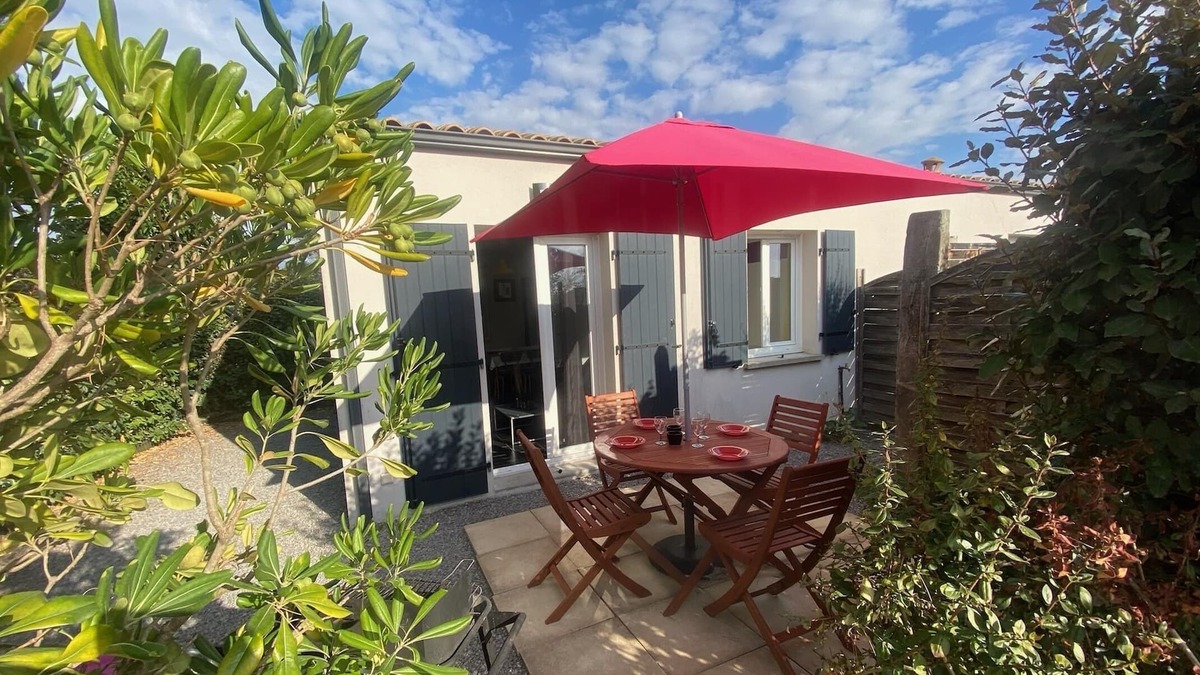La Rochelle House | House 700m from the beach with garden for 4/pers and private parking/ref : Ang T2