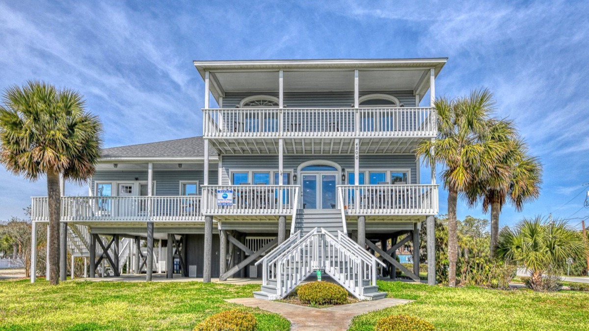 Long Bay Estates House | House across street from beach w/unobstructed view