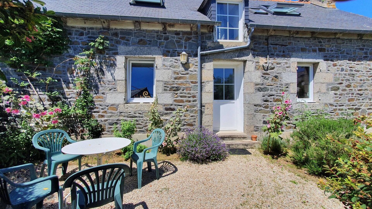 Hillion House | House Beachfront, Beach 400 m, 5 people, near Saint Brieuc