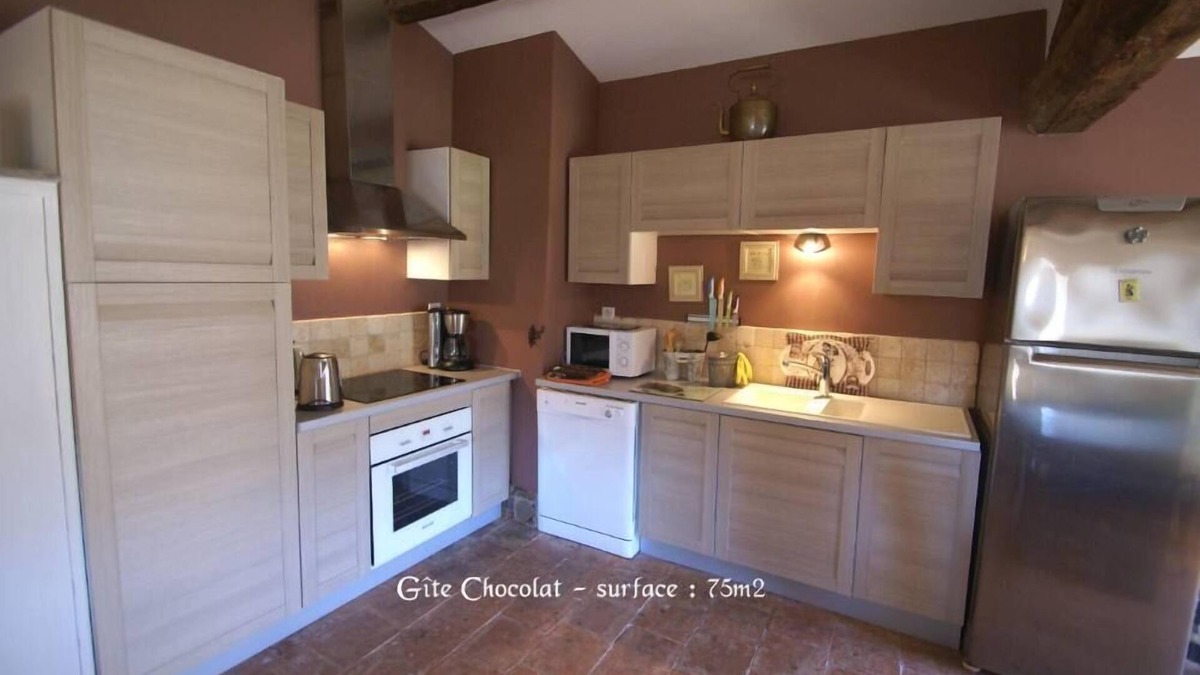 Le Poujol-sur-Orb House | House Bersane: CHOCOLATE COTTAGE in a house with swimming pool