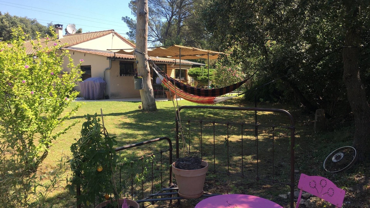 Venejan Villa | house between vineyards and garrigue