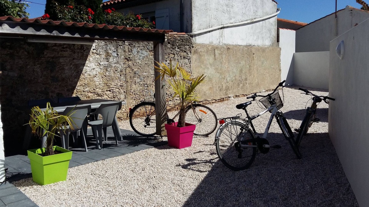 Olonne-sur-Mer House | house + bikes 5 people 2 km from the limit beach Les Sables d'Olonn