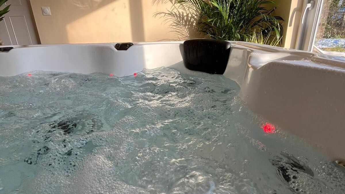 Chalons-en-Champagne House | House bord de Marne 10 persons with swimming pool and jacuzzi