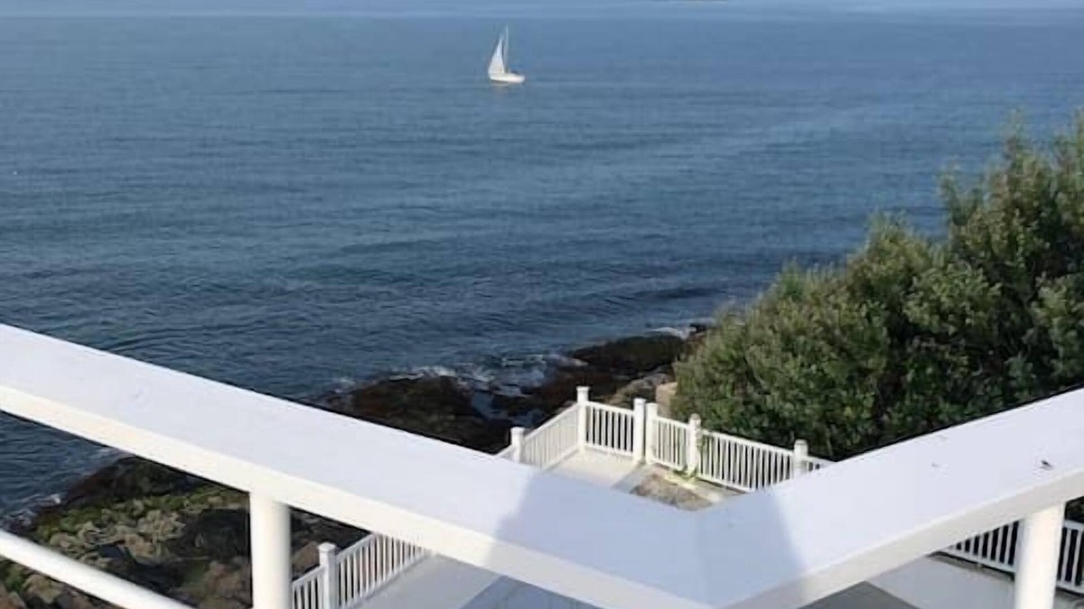 Little Nahant House | House by the Sea - Glocca Morra