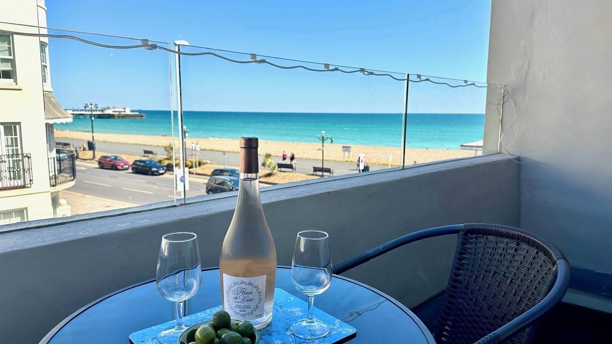 Worthing House | House by the Sea, Worthing.