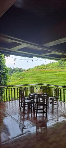 Kho Muong House | House By The Stream