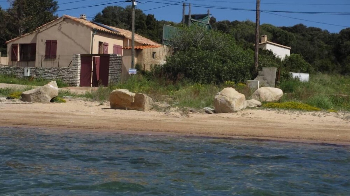 Bonifacio House | house by the water in the gulf of santa Manza 6 km from Bonifacio and