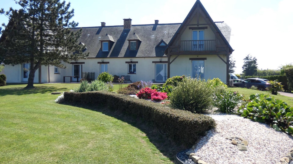Vierville-sur-Mer House | House facing the sea, with swimming pool and SPAnOMAHA GITES