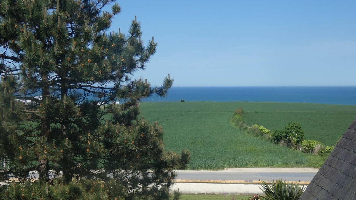 Vierville-sur-Mer House | House facing the sea, with swimming pool and SPAOMAHA GITES