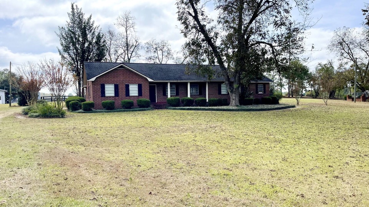 Hartsfield House | House-Family-Ensuite with Shower-Pool View-DeMott House