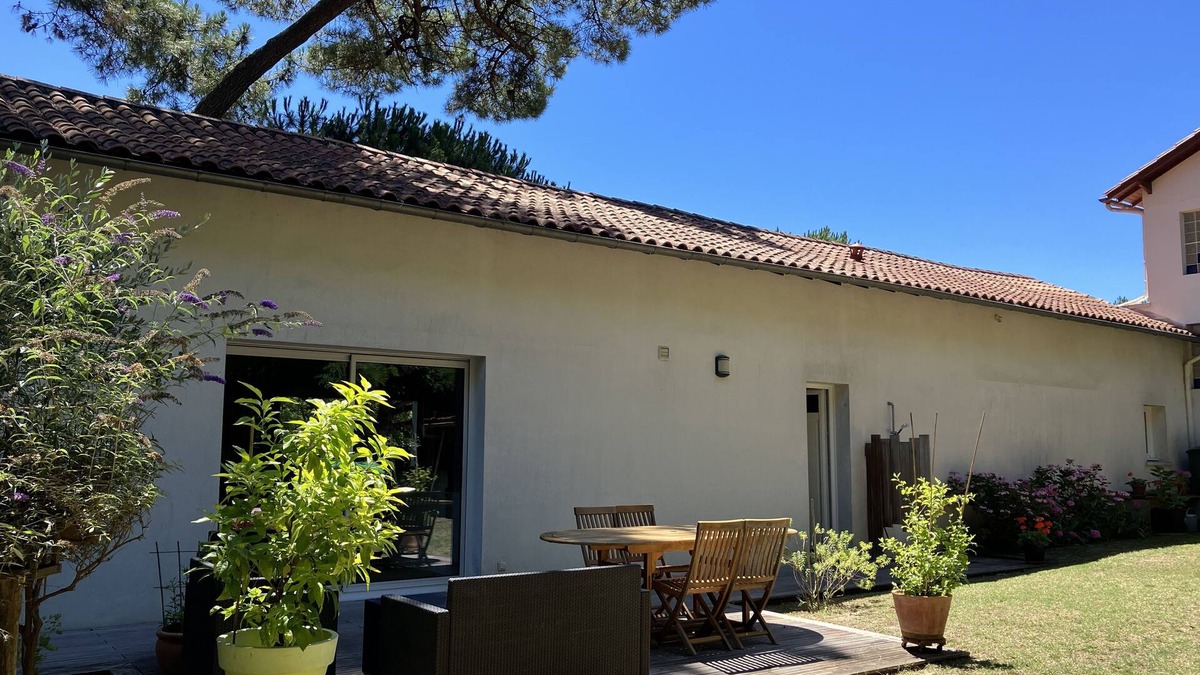Saint-Palais-sur-Mer House | House feet in the sand, nature forest and beach on foot, Saint Palais/mer