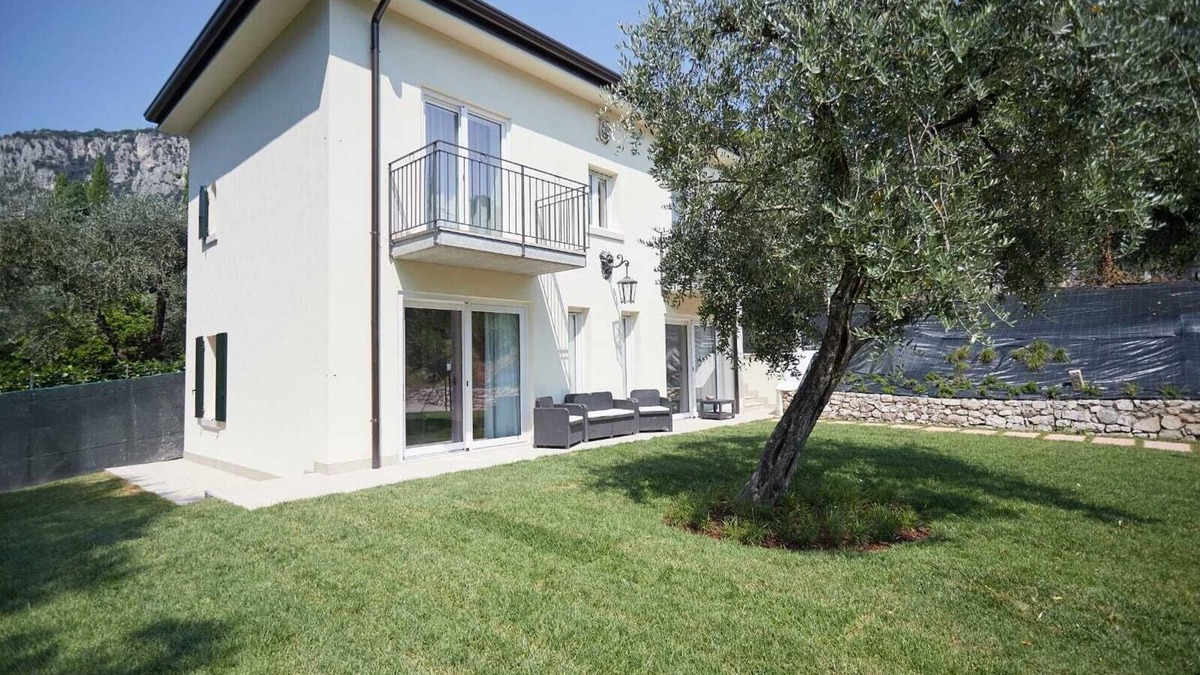 Corno Apartment | HOUSE FIRST FLOOR LAKE VIEW