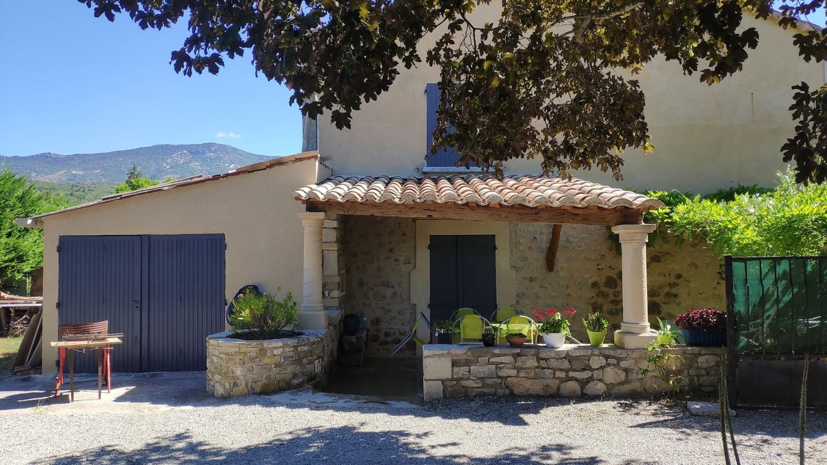 Sainte-Jalle House | house for 4 to 6 persons fenced garden