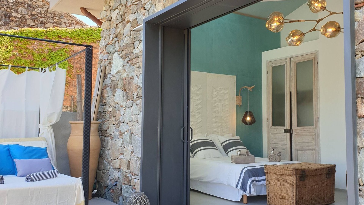 Grimaud House | House for 4 with large private terrace in a quiet location