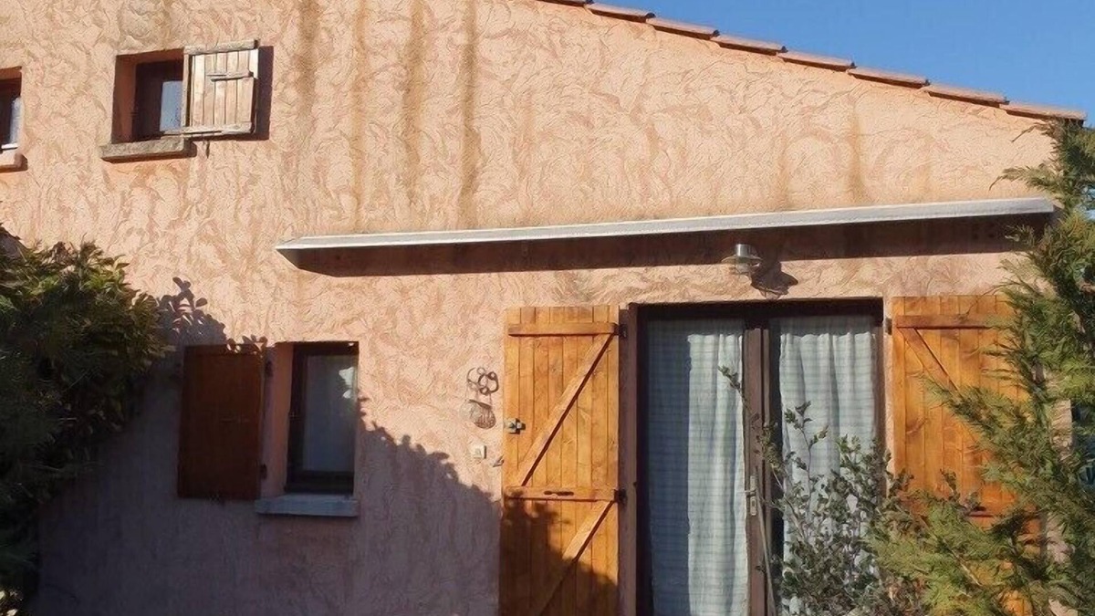 Saint-Cezaire-sur-Siagne House | House in gated community with swimming pool