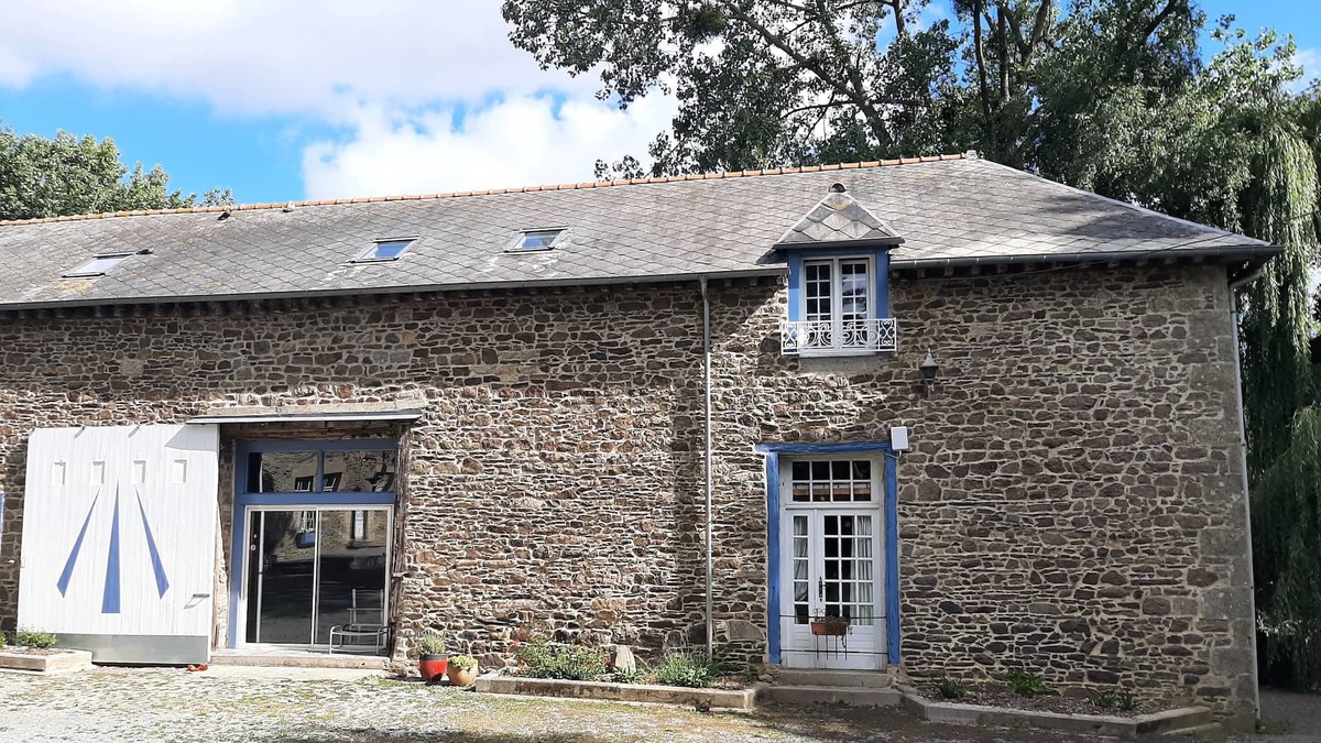 Saint-Thual House | House