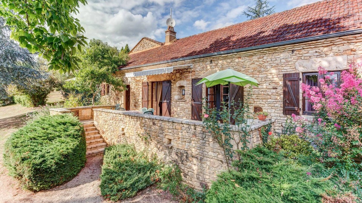 Prats-du-Perigord House | HOUSE FULL CAMPAIGN