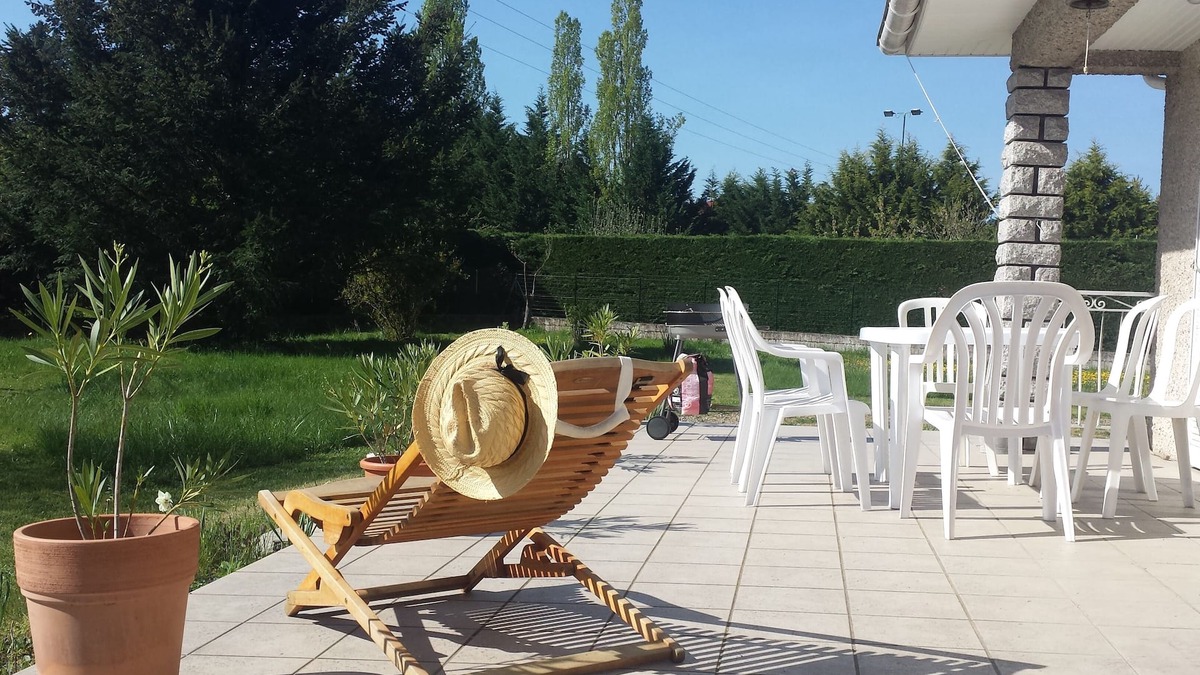 Nervieux House | House, garden, fishing at 500 m, private tennis shared with owners, wifi