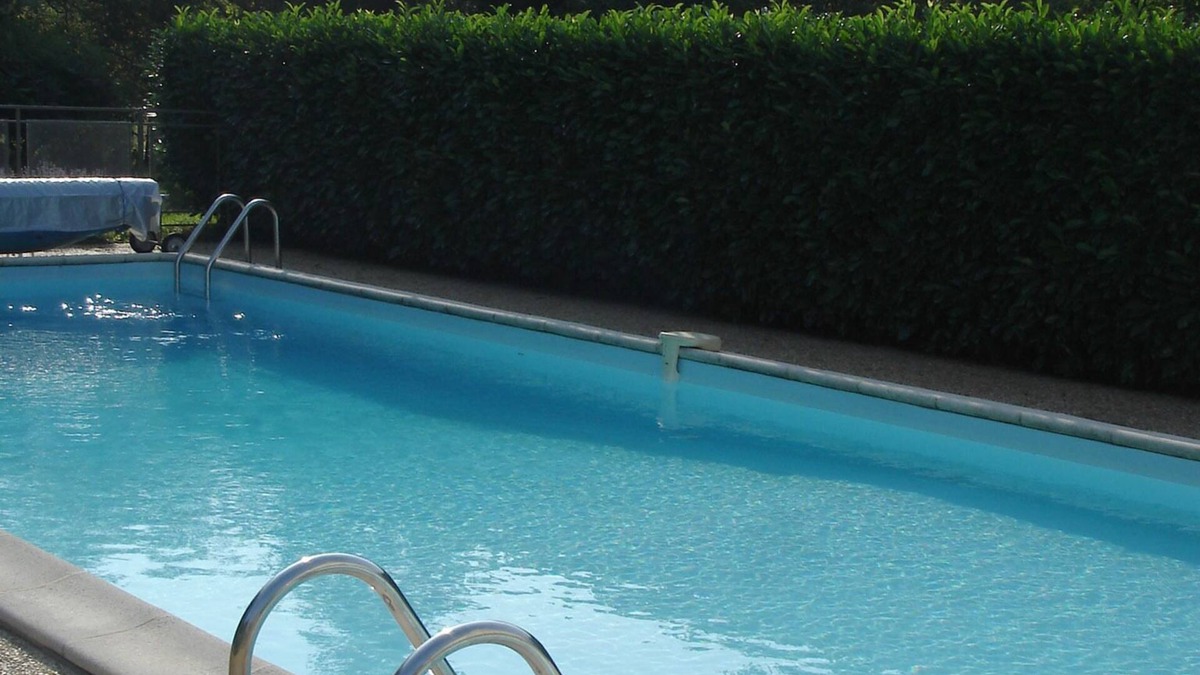 Menetou-Couture House | House - garden - private swimming pool.2 pers