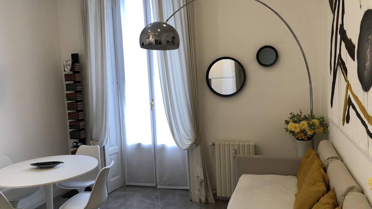 Tre Torri House | House Giussano, elegant two-room apartment in the center