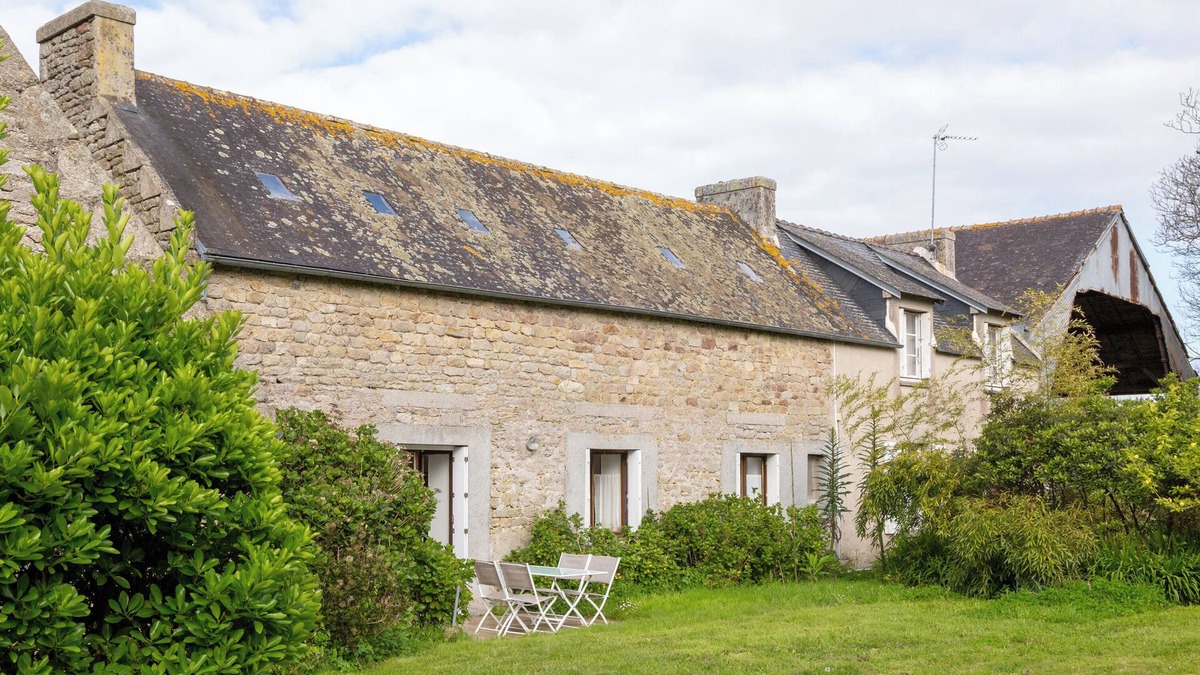Plobannalec-Lesconil House | House 'Hortensias - Beach 5min by Car' with Private Terrace and Private Garden