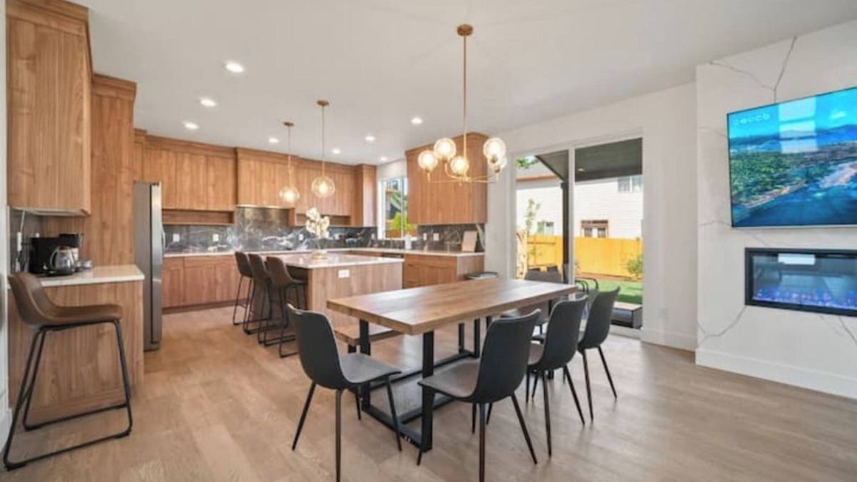 Vancouver House | House hot tub sauna close to PDX Airport