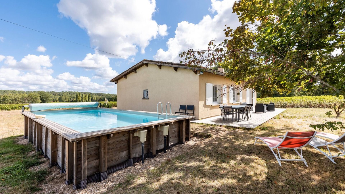Les Salles-De-Castillon House | House in the Heart of the Vineyards