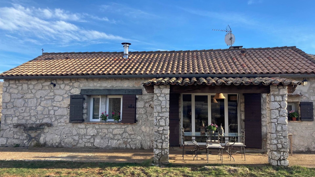 Courmes House | House in a listed natural site. Relaxation and connection to Nature guaranteed!