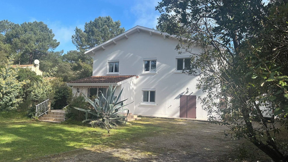 Soulac-sur-Mer House | House in a quiet residential area 12 minutes walk from the beach