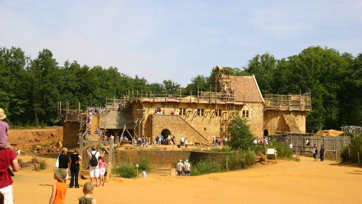 Saint-Franchy House | House in a typical village between lake and forest