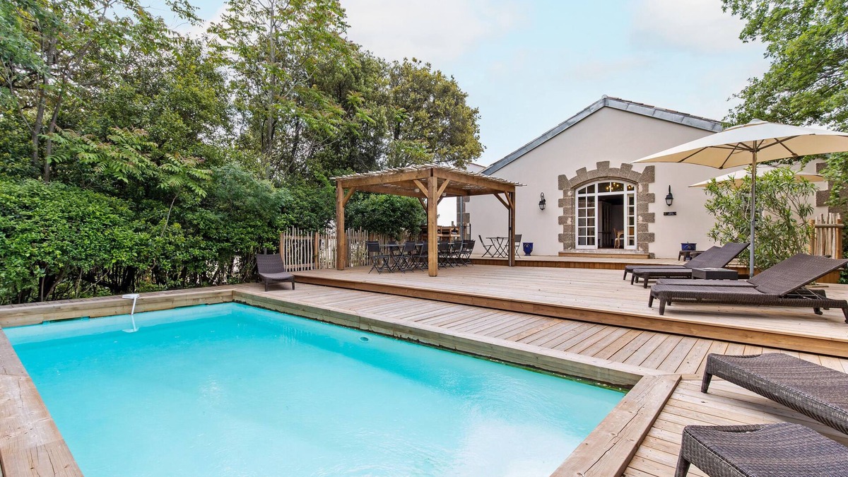 Servian House | House in an authentic estate, with private swimming pool