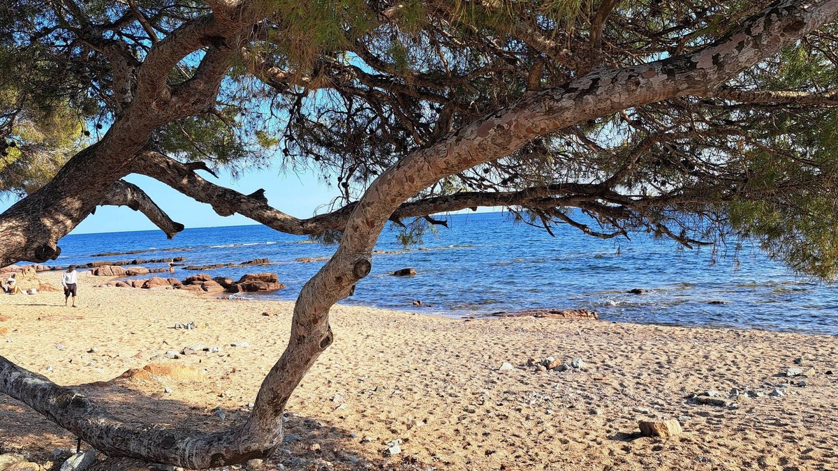 Boulouris-sur-Mer House | HOUSE IN BOULOURIS 8MN BEACH, ALL SHOPS Sleeps 4 people