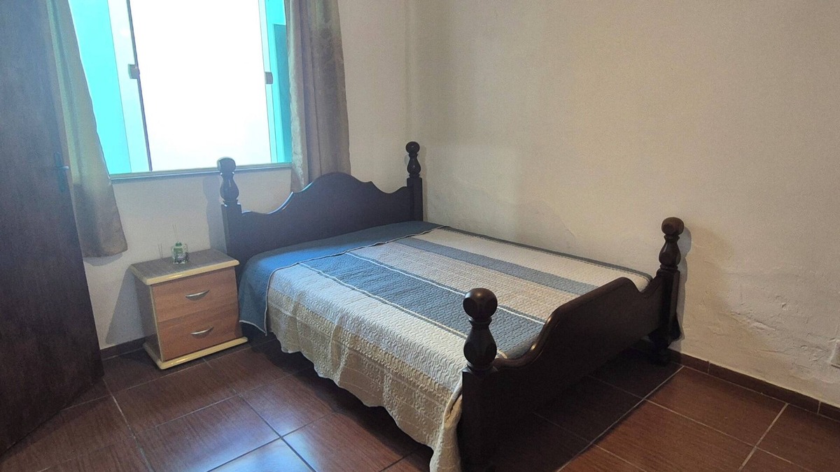 Olaria House | House in the Olaria underwear hub
