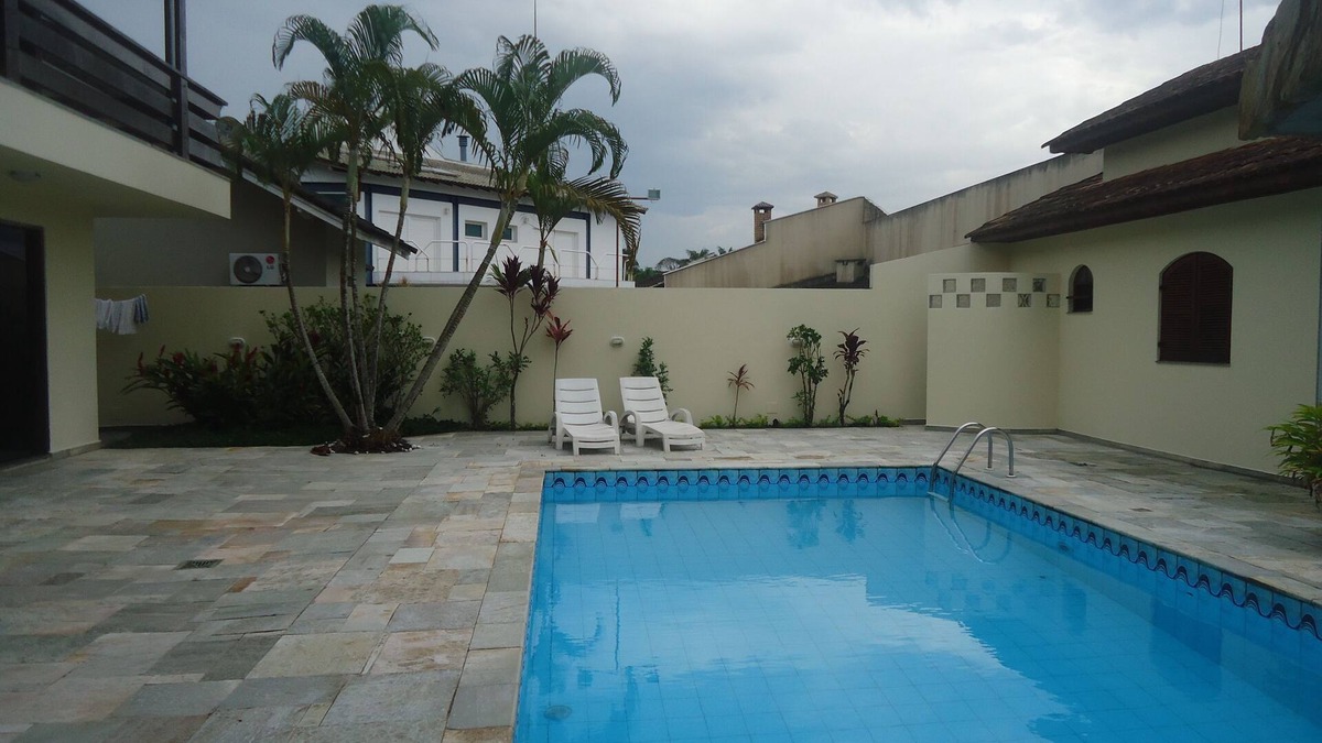 Jardim Acapulco House | House In Closed Condominium -Jardim Acapulco- Guarujá