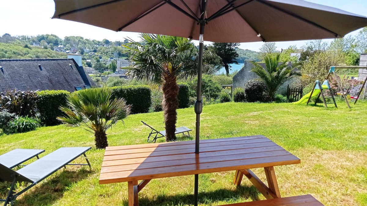 Kerlaz House | House in DOUARNENEZ/KERLAZ- beach walking distance and close to coastal path.
